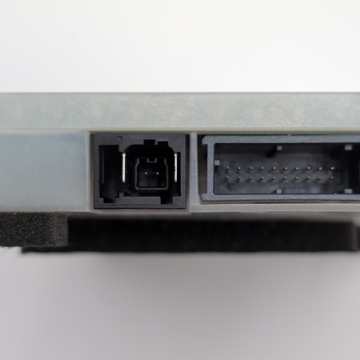 2025 BMW 330i G20 X1 U11 X3 G45 Antenna Telematics Control Module 5B5C761