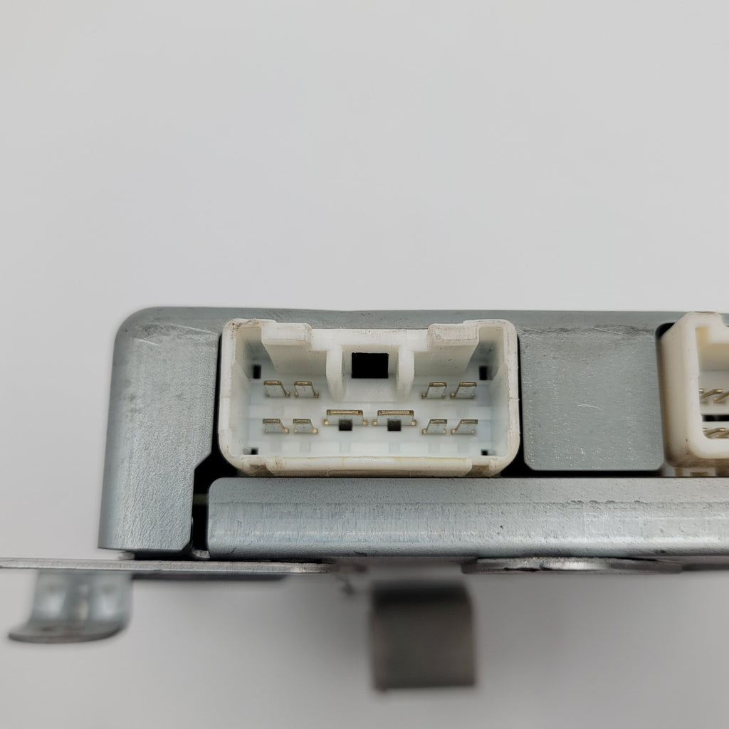 2004 2005 2006 Lexus SC430 Left Seat Position Control Module 89710-24110