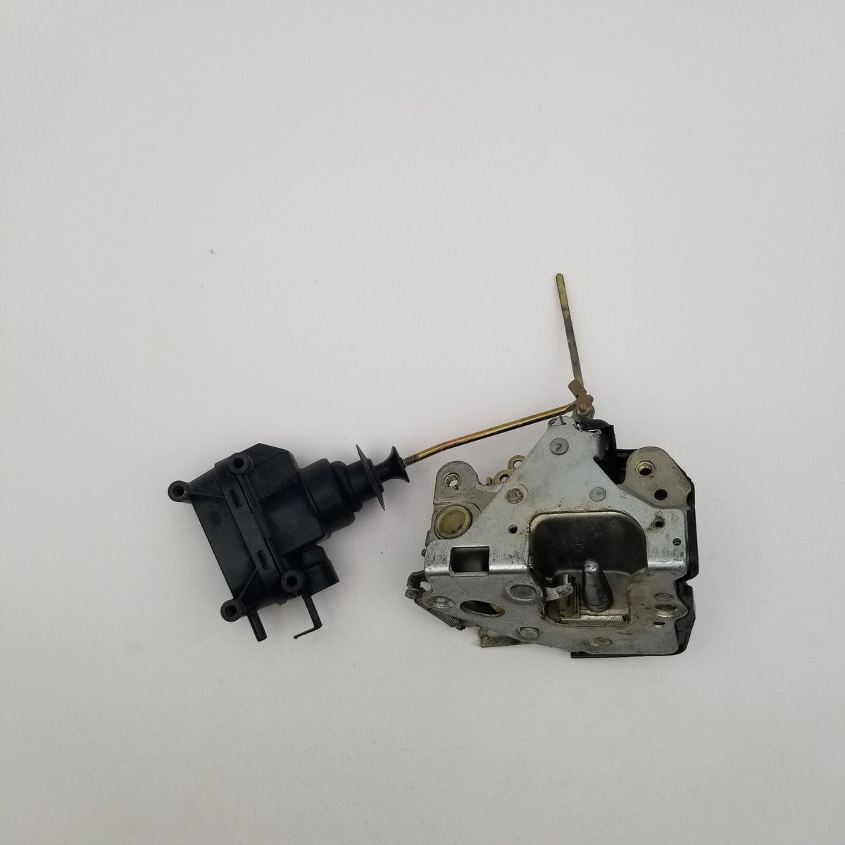 1988 1989 1990 1991 300SEL PASSENGER RIGHT FRONT DOOR LOCK LATCH OEM