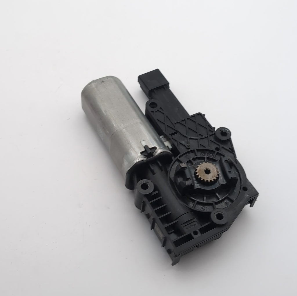 2023 2024 2025 BMW X1 U11 Panoramic Sunroof Power Sun Shade Motor OEM 9854524