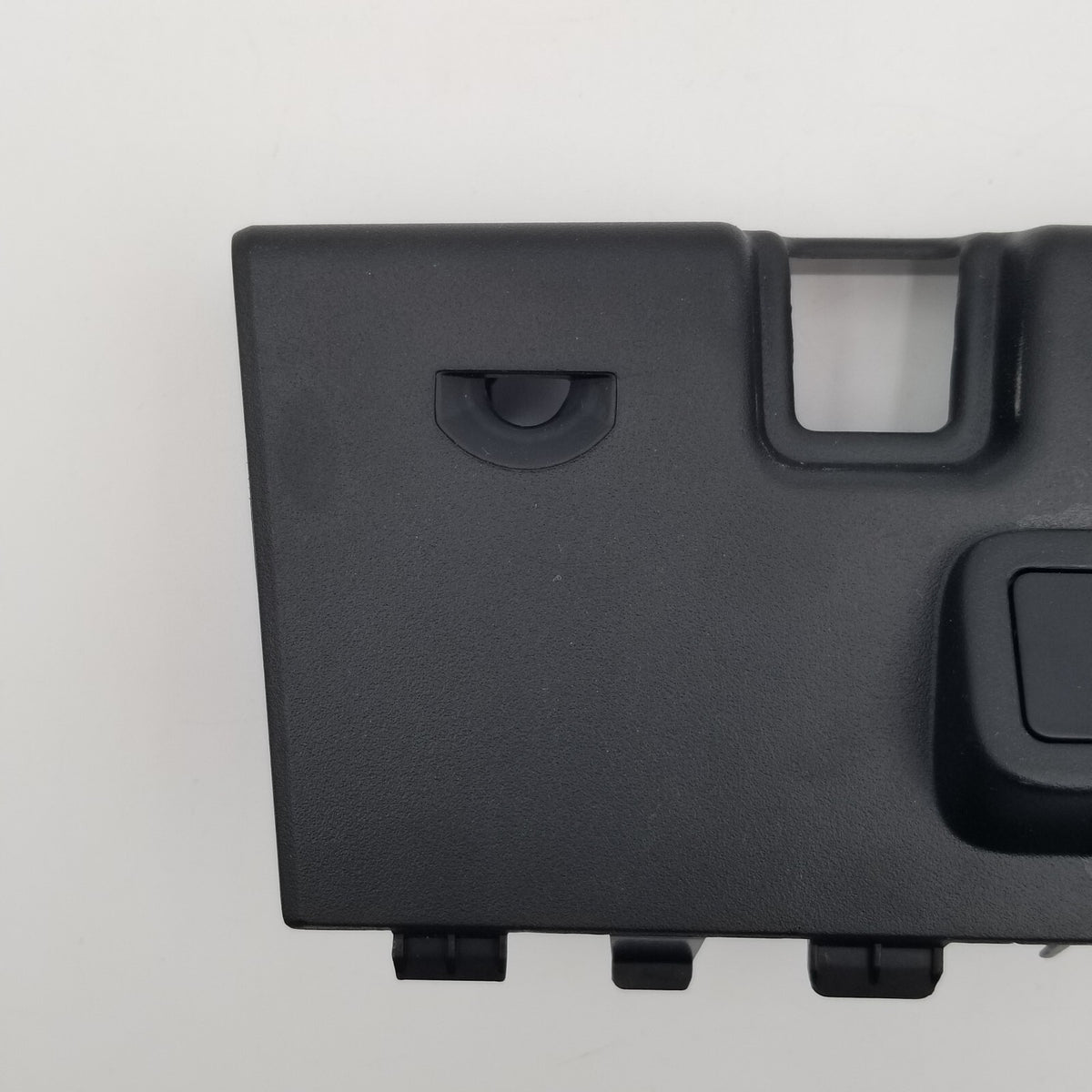 2019- 2024 BMW 330i G20 USB-C INTERFACE CHARGING PORT PLUG w/ TRIM