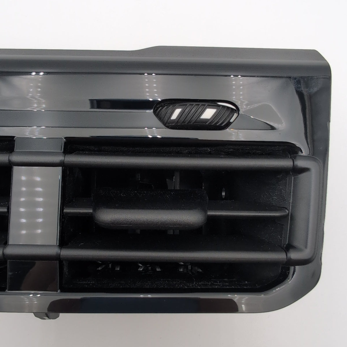 2024 2025 2026 BMW i5 530i 540i G60 Sedan Rear Dash AC Air Vent 5A13167