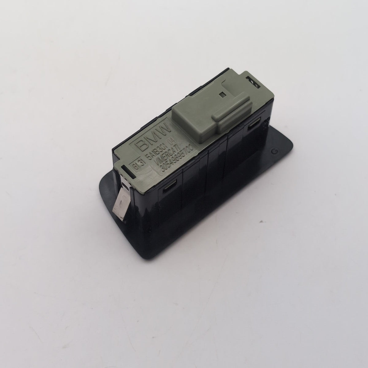 2021 - 2026 BMW 540i 530i i5 G60 M5 X1 X2 X3 Trunk Lid Tailgate Switch Button