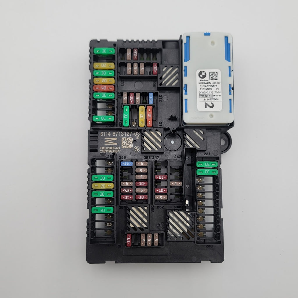 2019 - 2023 BMW M550i G30 G16 Rear Power Distribution Fuse Box 8713127