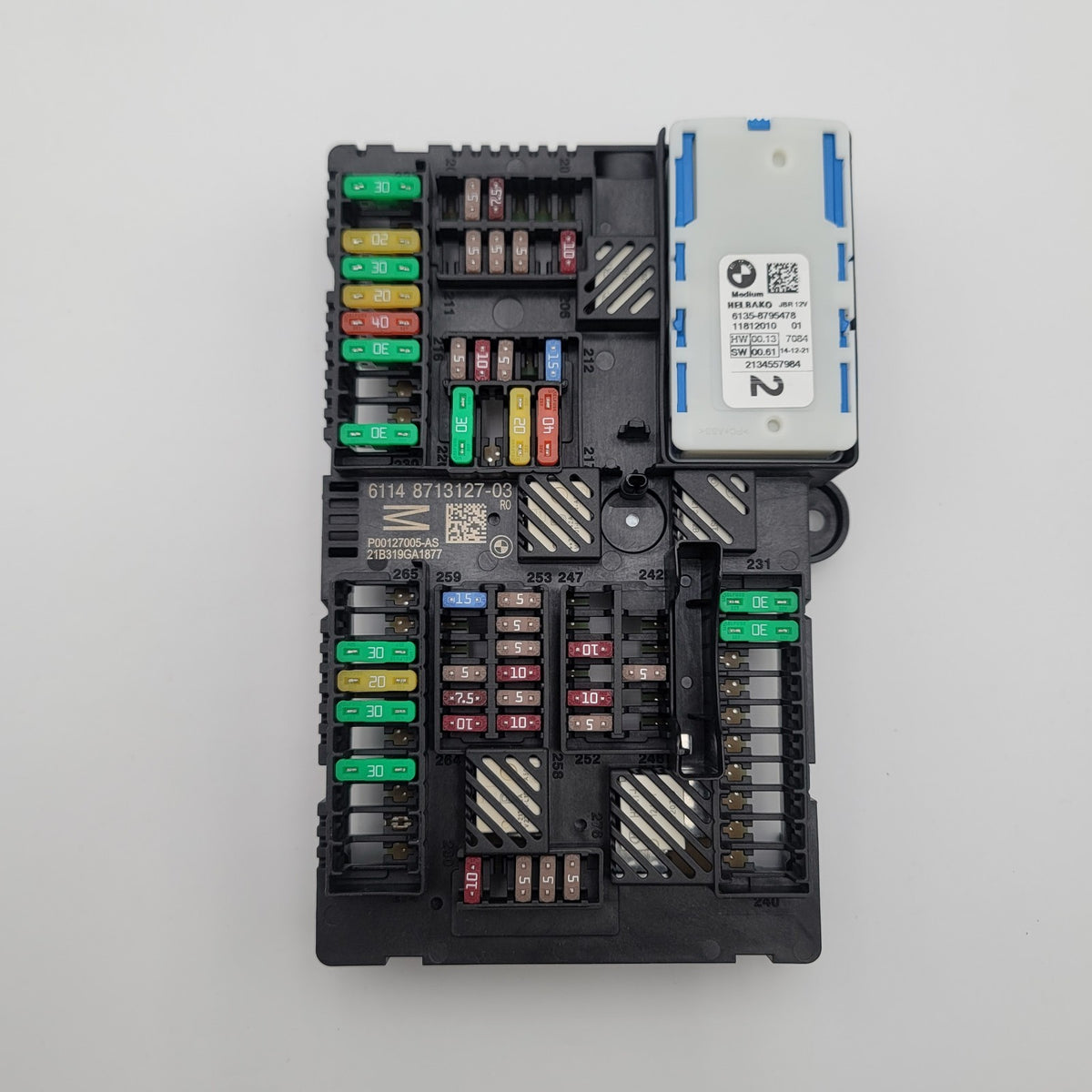 2019 - 2023 BMW M550i G30 G16 Rear Power Distribution Fuse Box 8713127