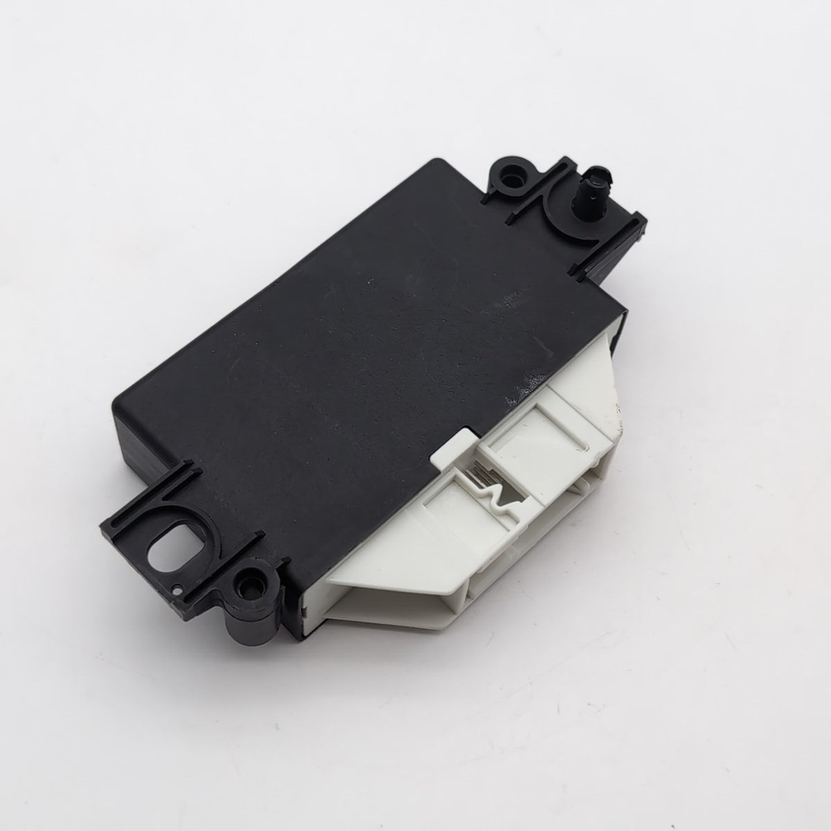 2023 - 2026 BMW G60 G70 X1 X2 X5 X7 USS Ultrasonic Parking Sensor Module