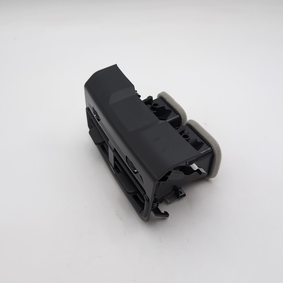 2024 - 2026 BMW 530i 540i 550e G60 Rear Center Console AC Air Vent 5A13166