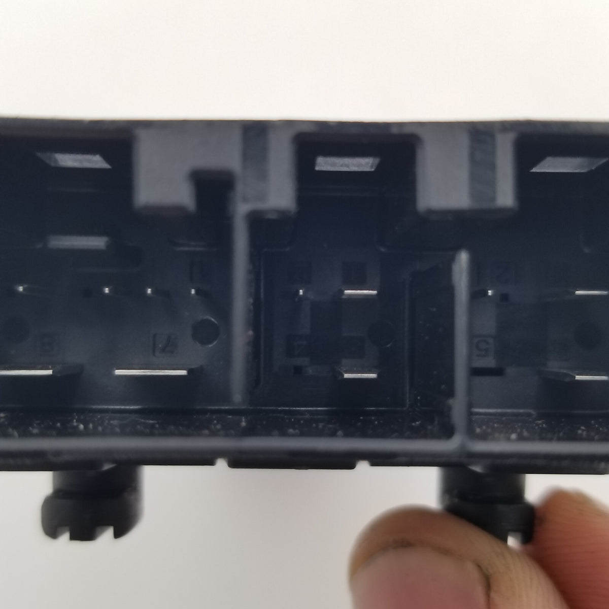 2019- 2024 BMW X5 G05 REAR LEFT DRIVER SEAT HEAT HEATED CONTROL MODULE 7490465