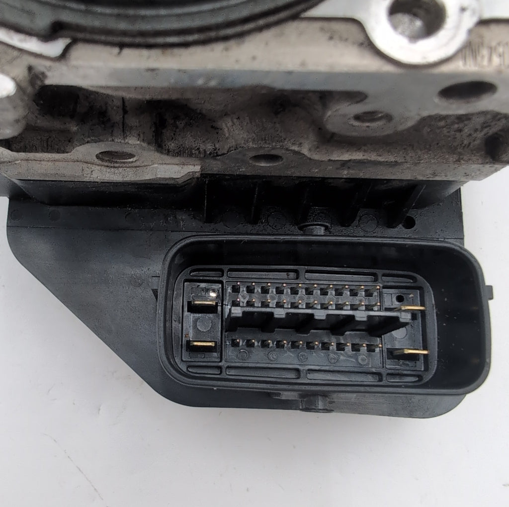 2017 Toyota Sienna 3.5L ABS Anti-Lock Brake Pump Control Unit 44540-08260