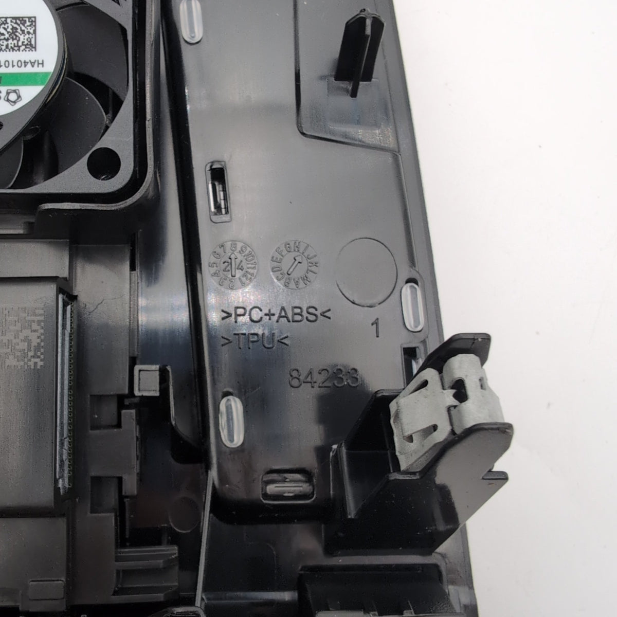 2022 - 2026 BMW X1 X2 Front Wireless Phone Charing Pad Tray 5A22F51 5B52225
