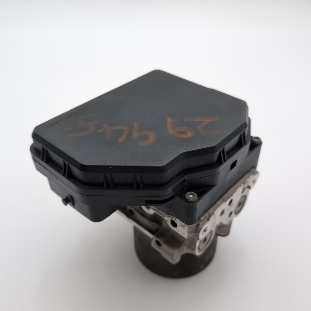 2013 2014 2015 Infiniti JX35 ABS Anti Lock Brake Pump Control Unit 476603JA0A