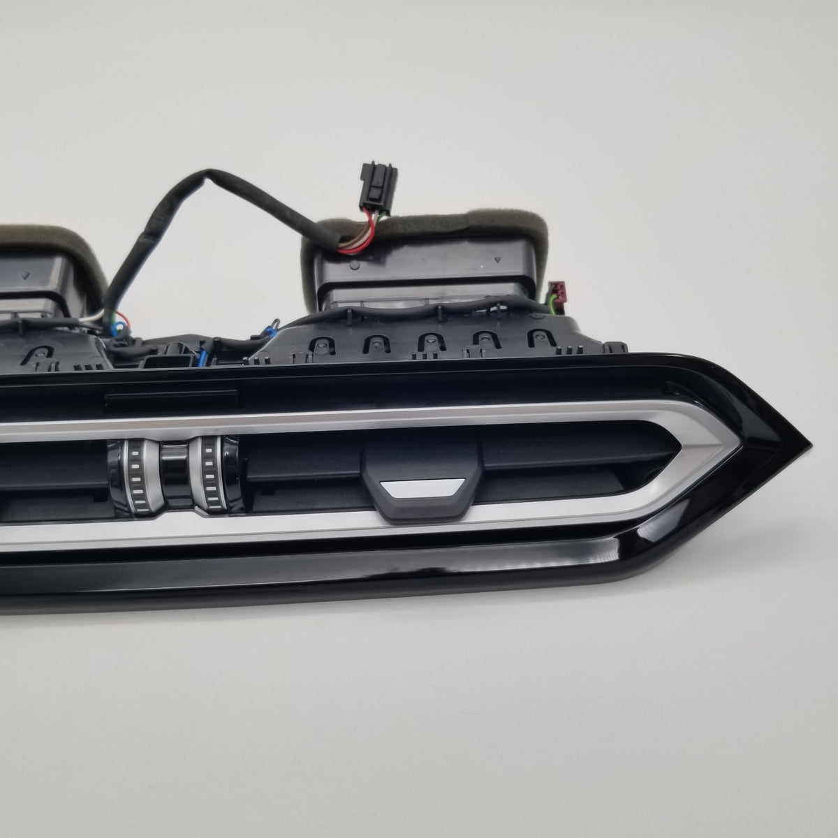 2022 2023 2024 BMW i4 430i 330i M440i Center AC Heater Air Vent OEM 5A04CE2