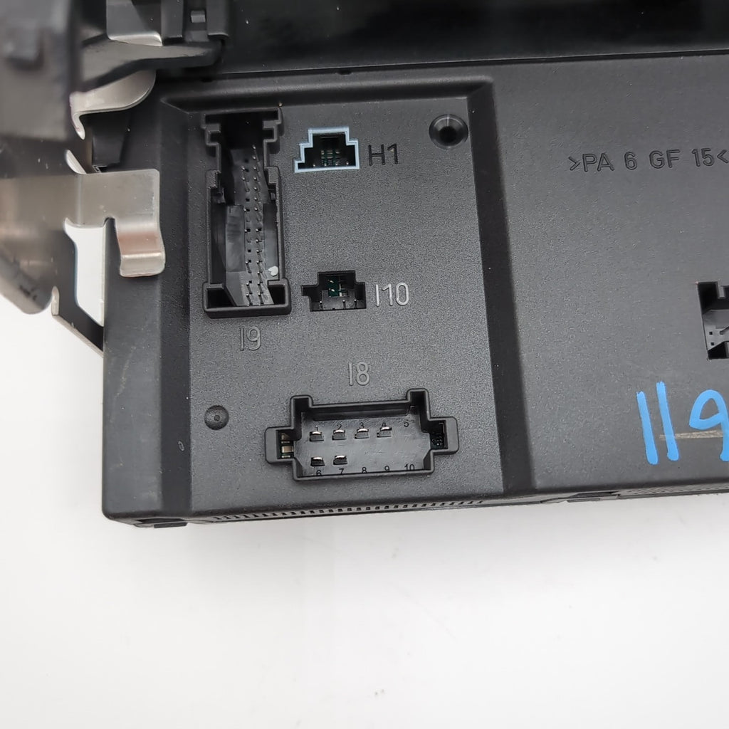 2007-09 Mercedes W221 S550 S63 AMG CL550 CL63 Rear Trunk Fuse Relay Junction Box