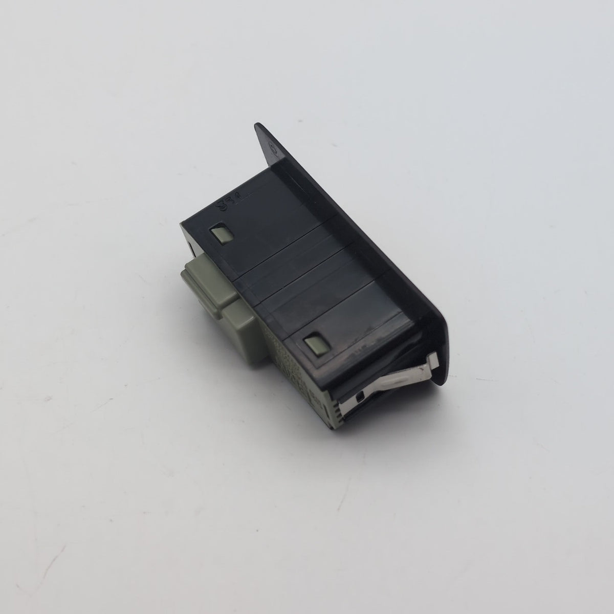2021 - 2026 BMW 540i 530i i5 G60 M5 X1 X2 X3 Trunk Lid Tailgate Switch Button