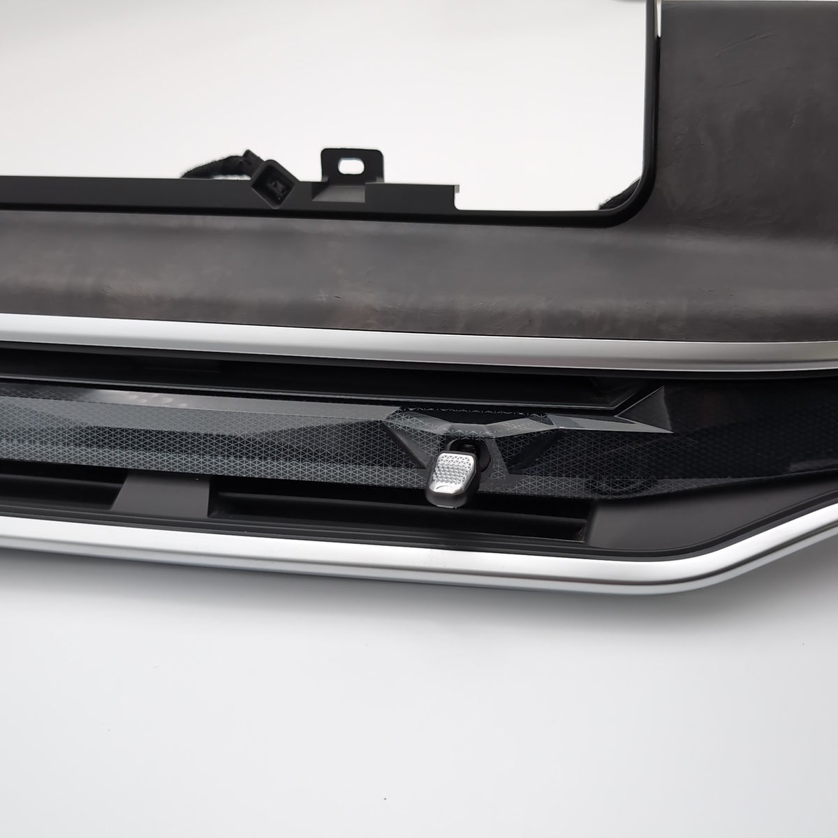 2024 2025 BMW X7 G07 DASH RIGHT SIDE UPPER COVER TRIM PANEL & AIR VENT GRILLE