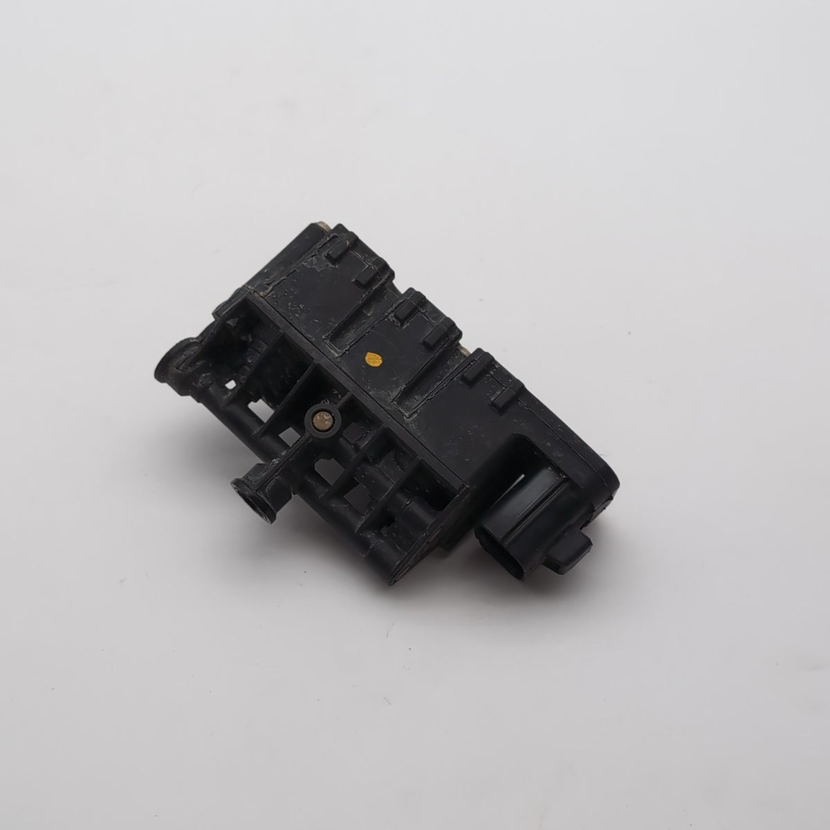 2006- 2013 Land Rover LR4 Air Suspension Transfer Relief Valve RVH000095
