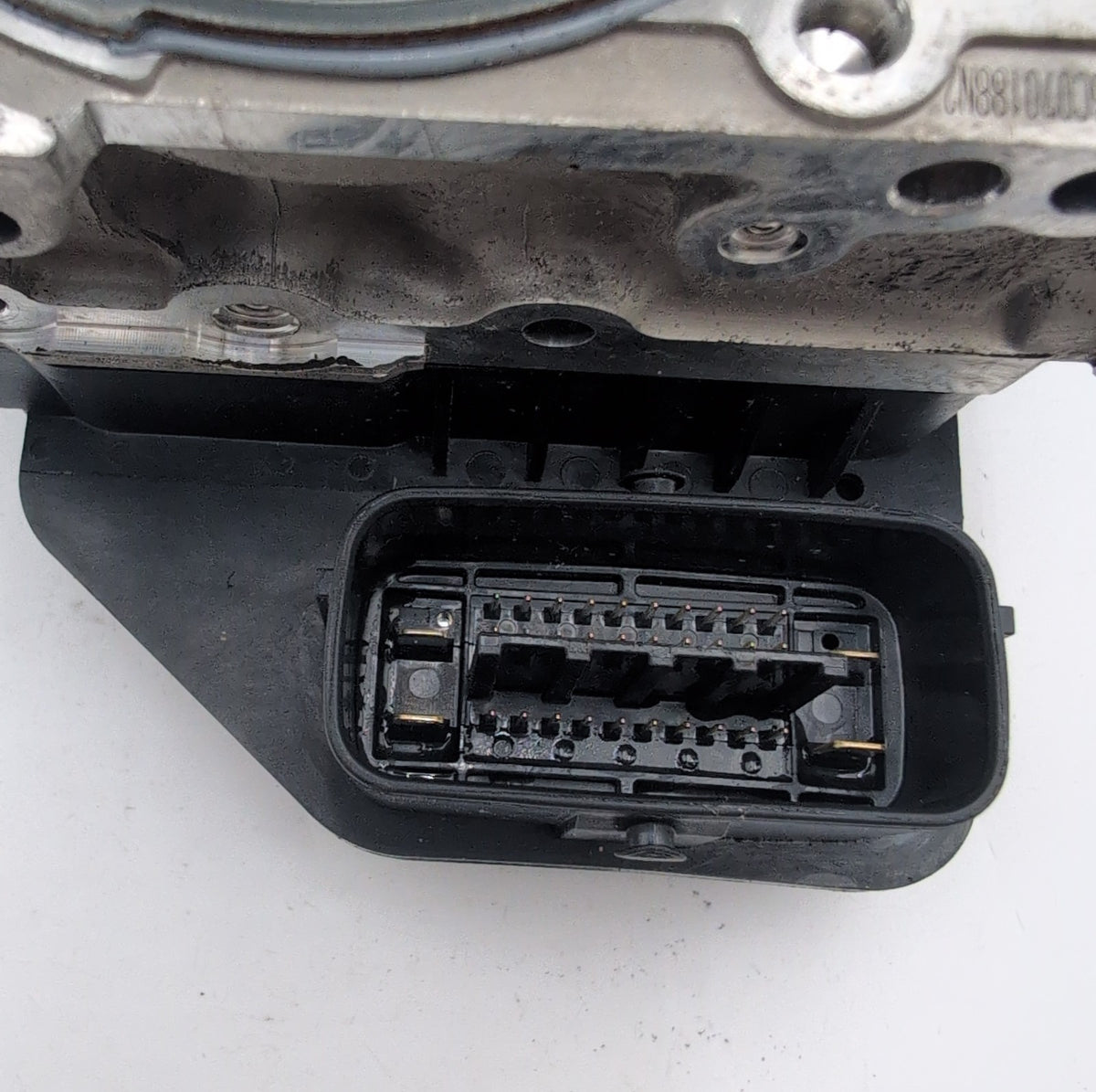 2017- 2022 Infiniti Q60 3.0L ABS Anti Lock Brake Pump Control Unit 476605CE2A