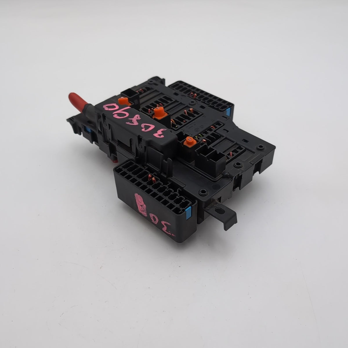 2014- 2019 MINI COOPER F56 2.0L POWER DISTRIBUTION FUSE RELAY BOX MODULE