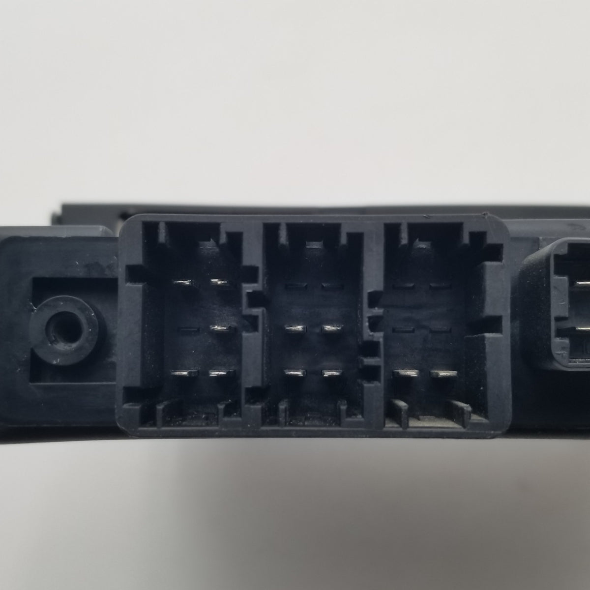 2003- 2006 Fits Mercedes R230 SL500 AMG Under Seat Control Module Right Side