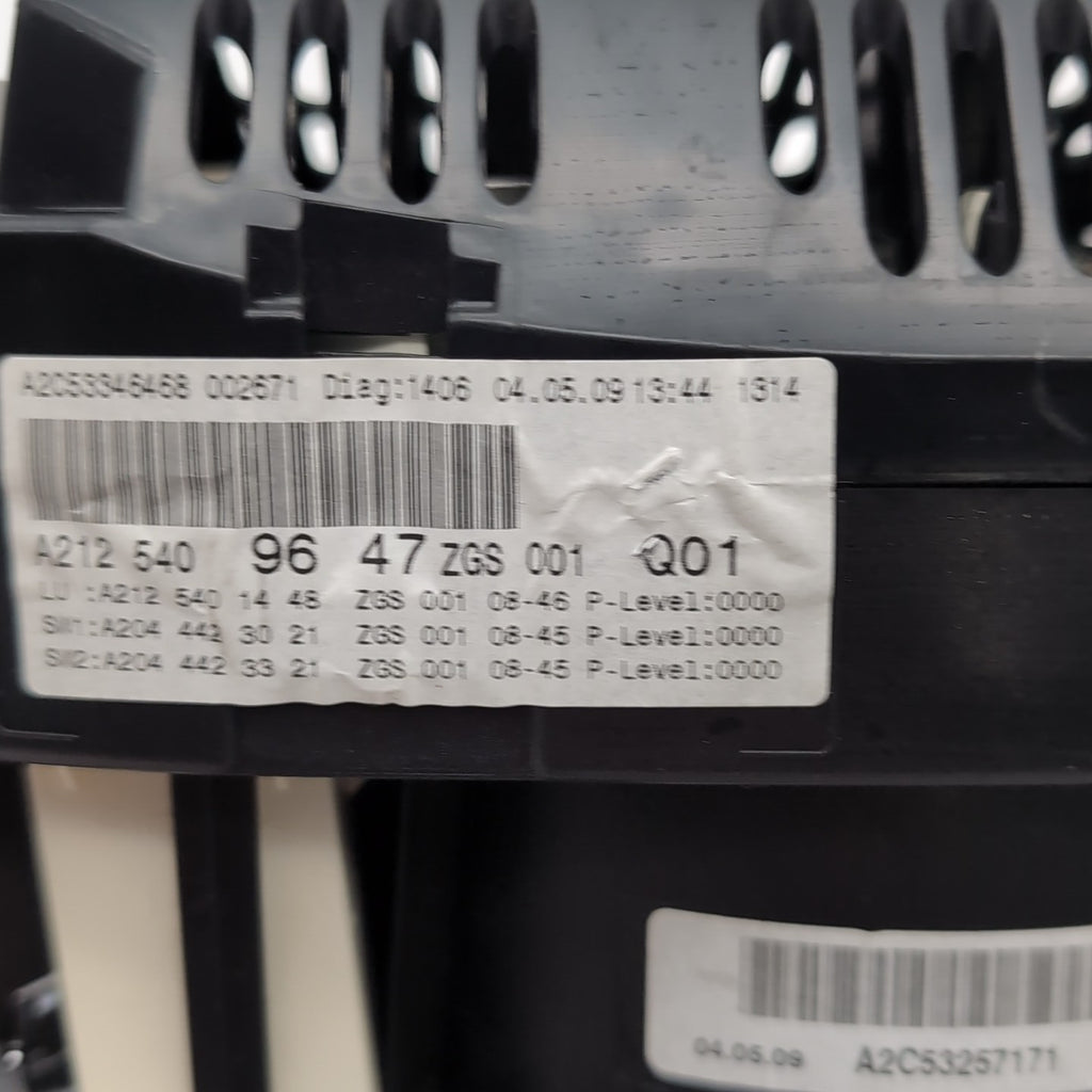 2010 - 2013 Mercedes W212 E350 E550 Instrument Cluster Speedometer A2125409647