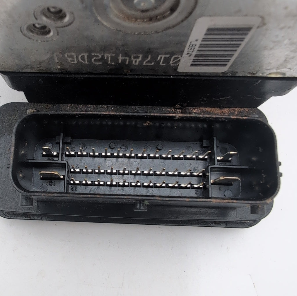 2011 Buick Regal 2.4L ABS Anti Lock Brake Pump Control Unit 13332549