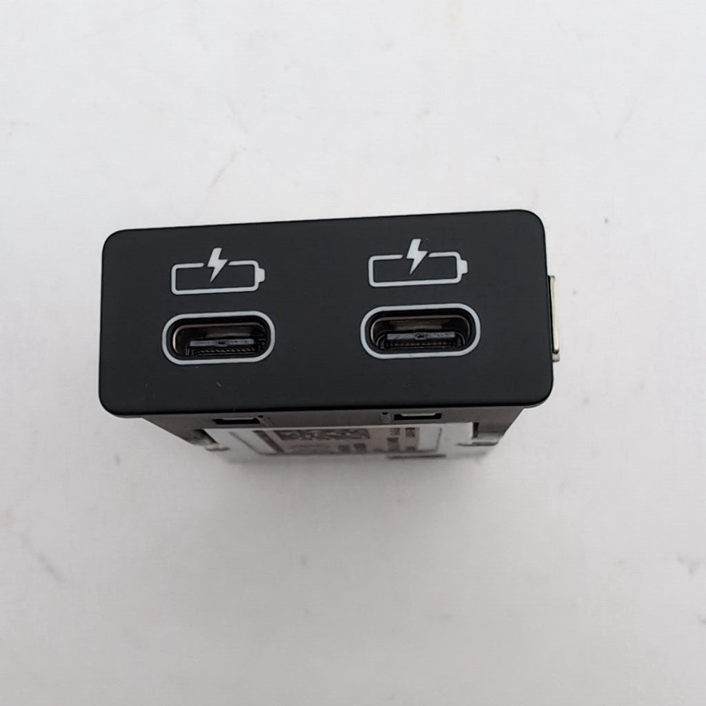 2019 - 2023 BMW F46 G80 G82 G11 G12 X1 X3 X4 Dual USB Port Bush Socket 8711938
