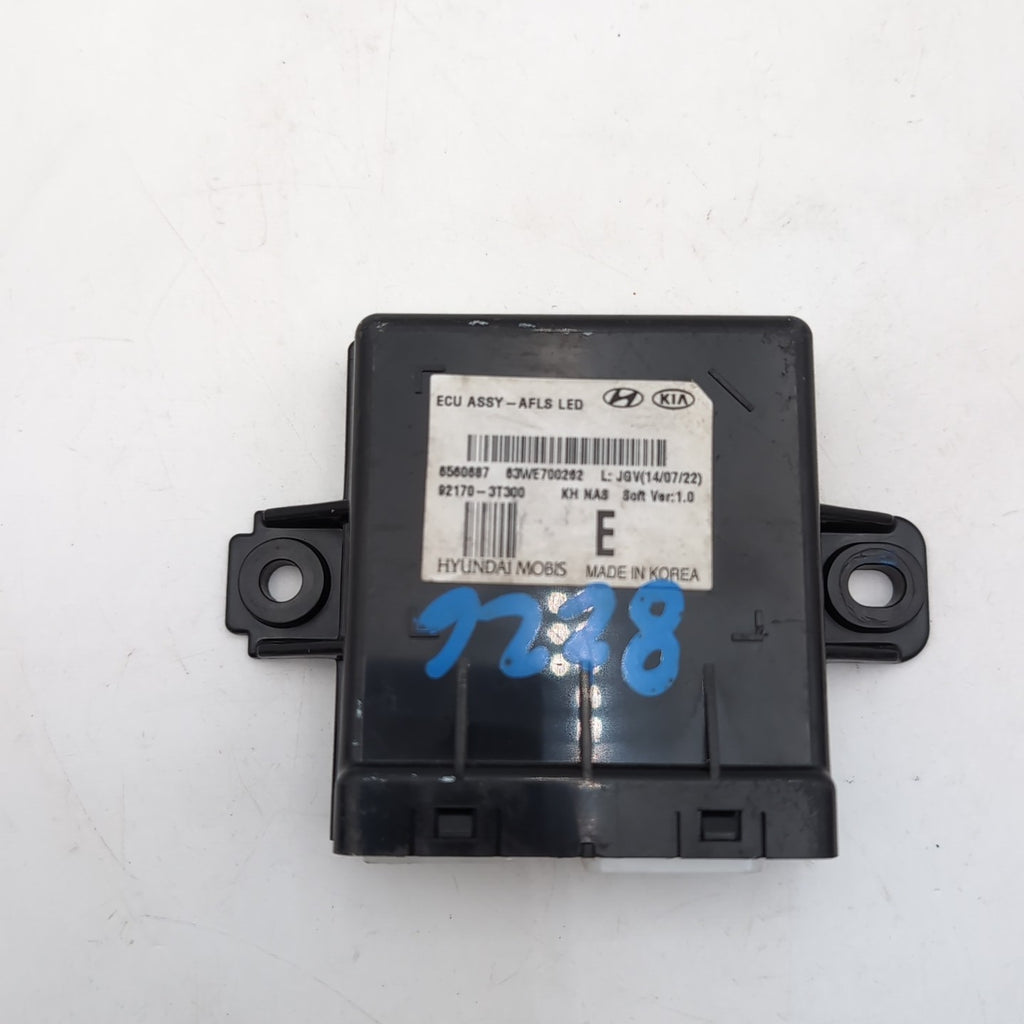 2015 2016 2017 Kia K900 AFLS LED Headlight Control Module OEM 92170-3T300