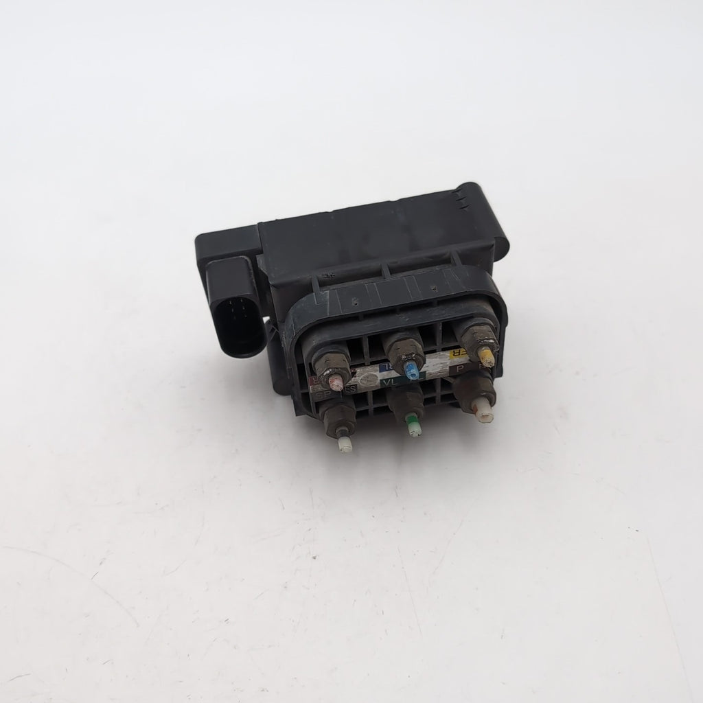 2007- 2009 MERCEDES BENZ W221 S550 AIRMATIC AIR SHOCK SUSPENSION VALVE BLOCK