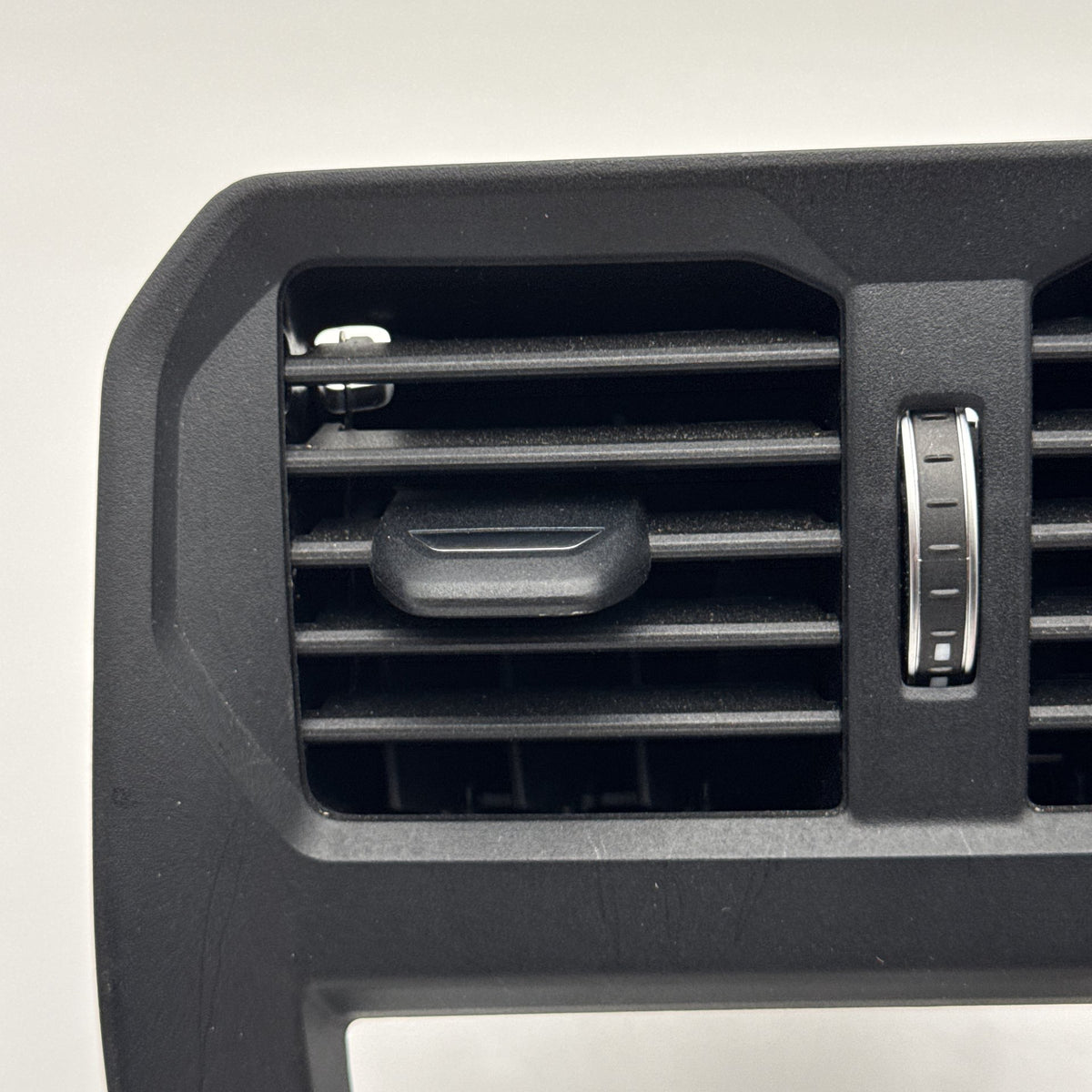 2019 - 2023 BMW 330i M340i G20 Rear AC Heater Air Vent 6806814
