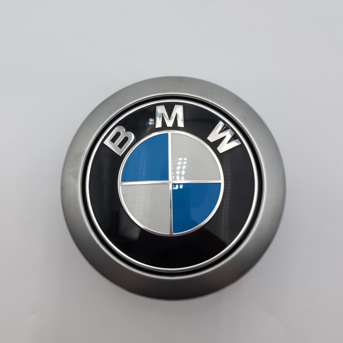 2020 - 2025 BMW X2 X4 X4M Rear Tailgate Liftgate Release Handle Emblem 7270728