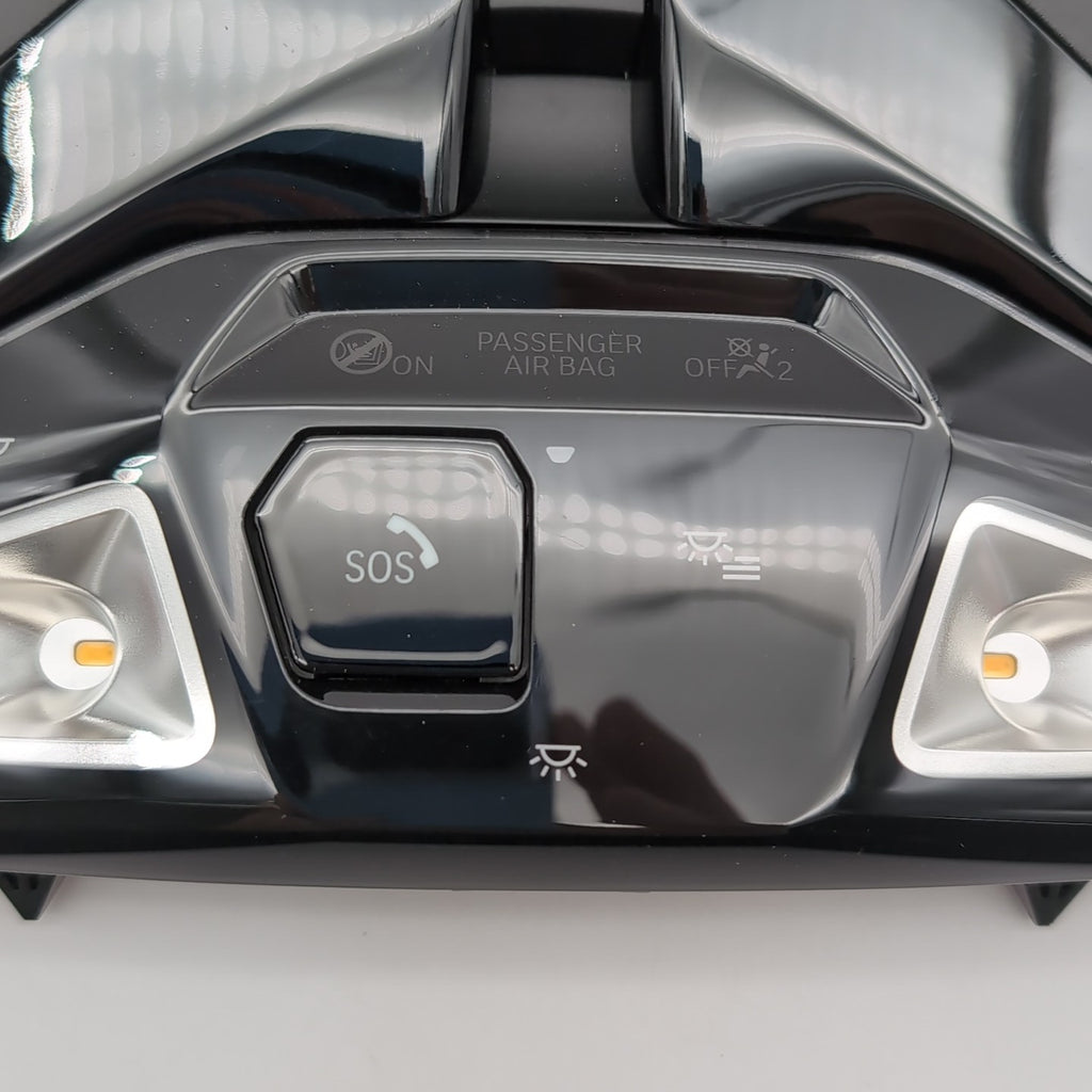 2024 2025 BMW X2 U10 Front Overhead Dome Light Sunroof Switch 5B68490 CAMERA