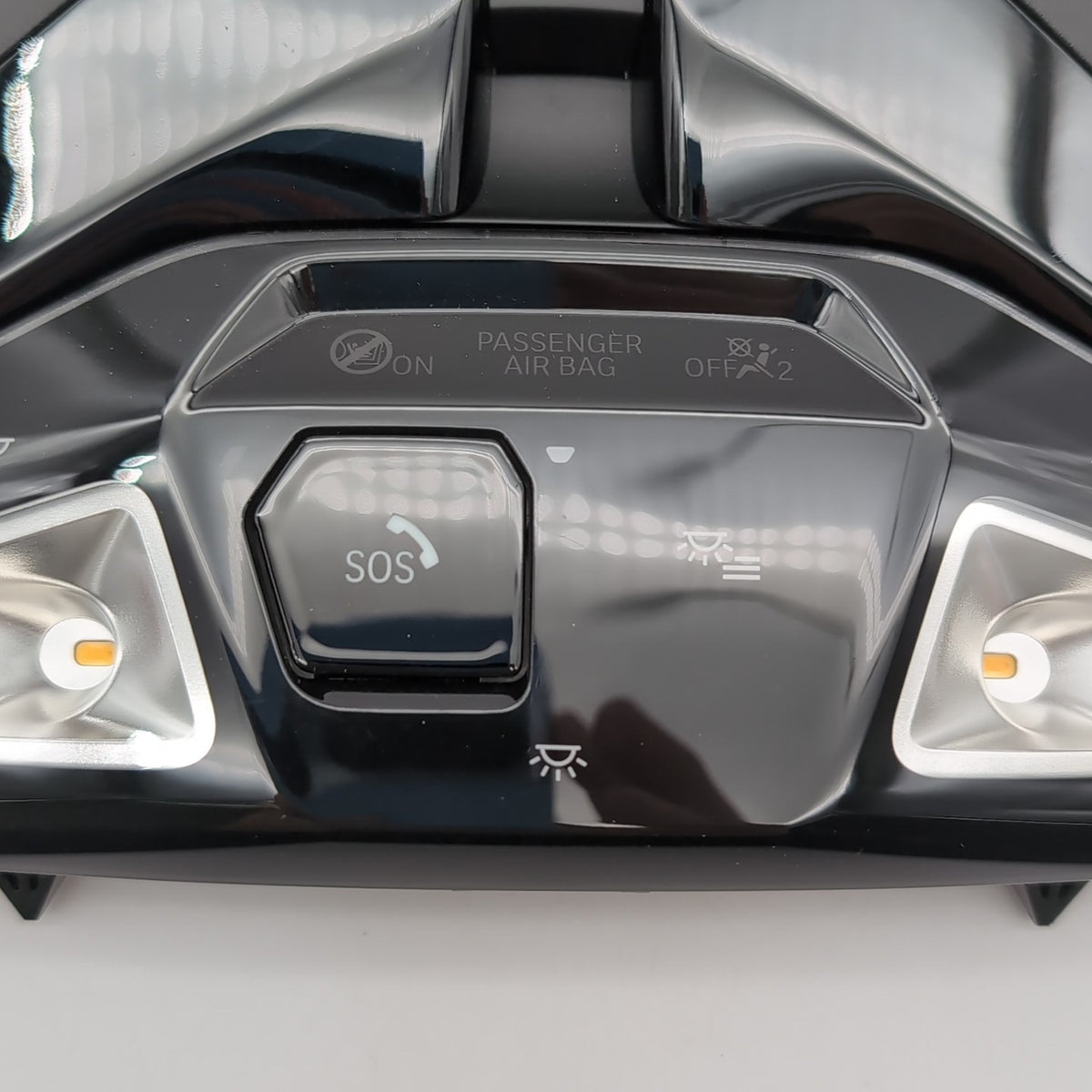 2024 2025 BMW X2 U10 Front Overhead Dome Light Sunroof Switch 5B68490 CAMERA