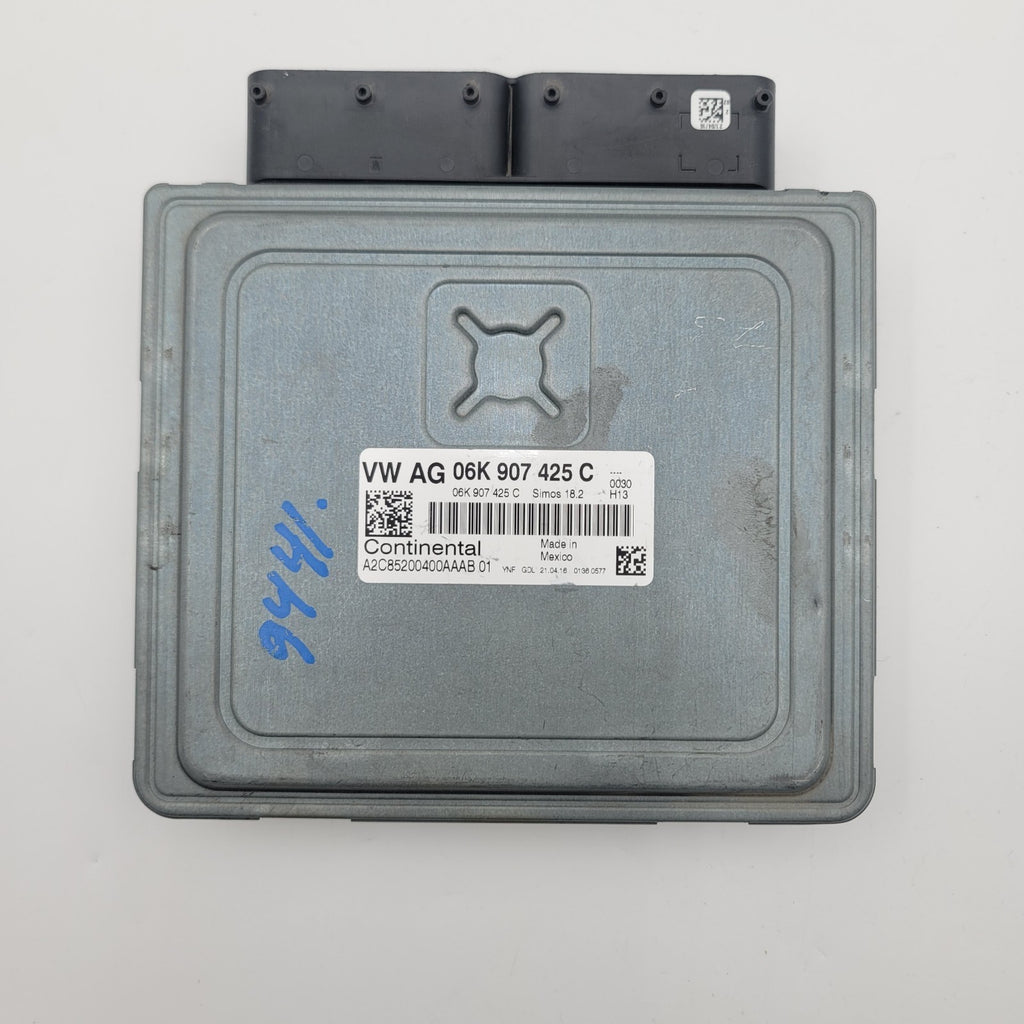 2016 2017 Volkswagen Passat Engine Computer Control Module 06K907425C