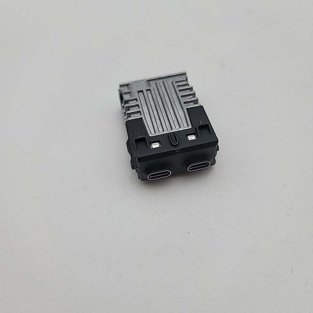 2025 2026 BMW 540i 530i 550e i5 M5 X3 G45 Dual Socket USB Port 5B51C73