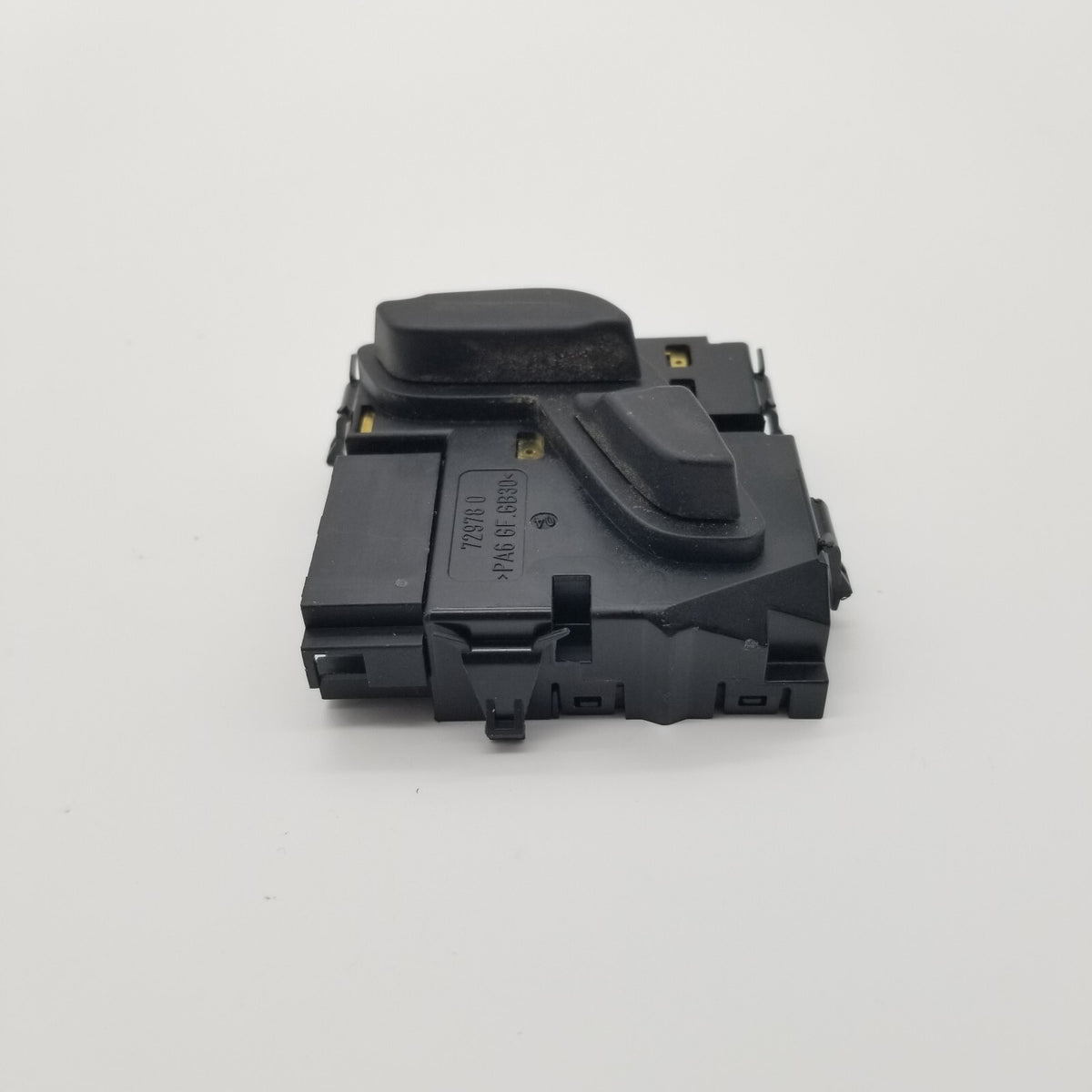 2008- 2014 MERCEDES W204 C-CLASS FRONT RIGHT SEAT ADJUSTMENT SWITCH 2048701758