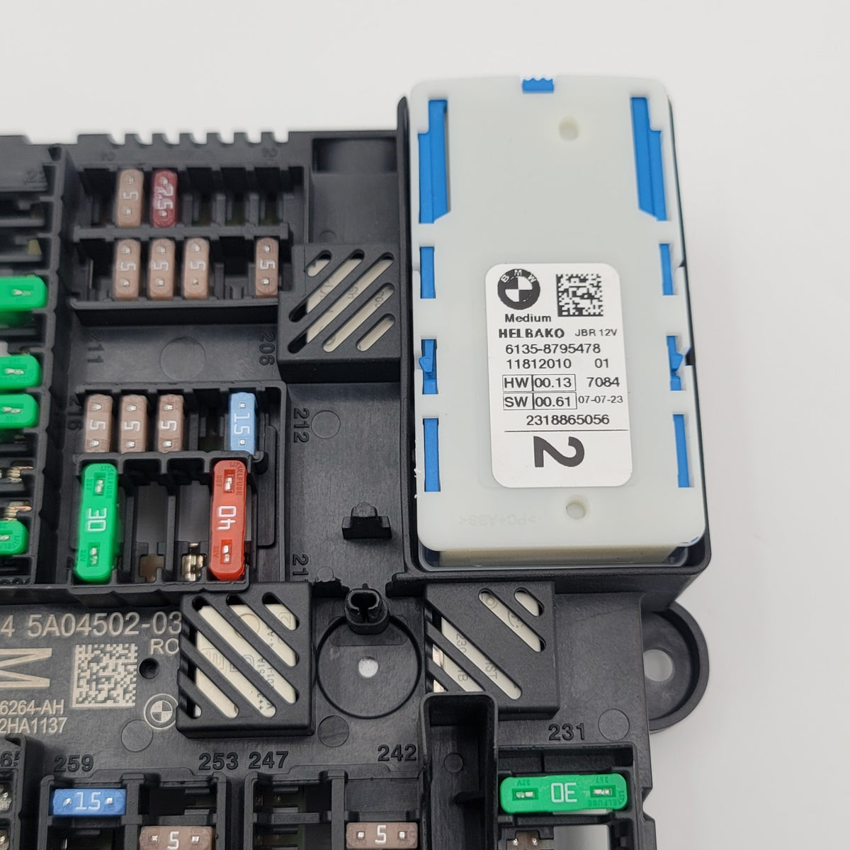 2018- 2023 BMW X4 X3 G02 G01 FUSE BOX REAR CONTROL SWITCH 5A04502 8795478 OEM