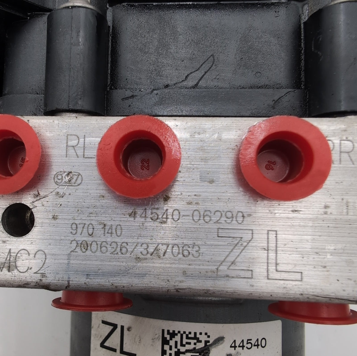 2018 2019 2020 Toyota Camry ABS Anti Lock Brake Pump Control Unit 44540-06290