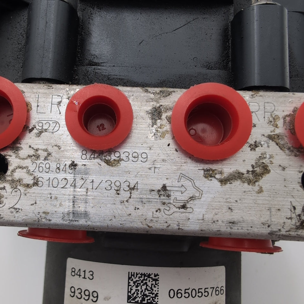 2016 2017 Chevrolet Malibu ABS Anti Lock Brake Pump Control Unit OEM 84139399