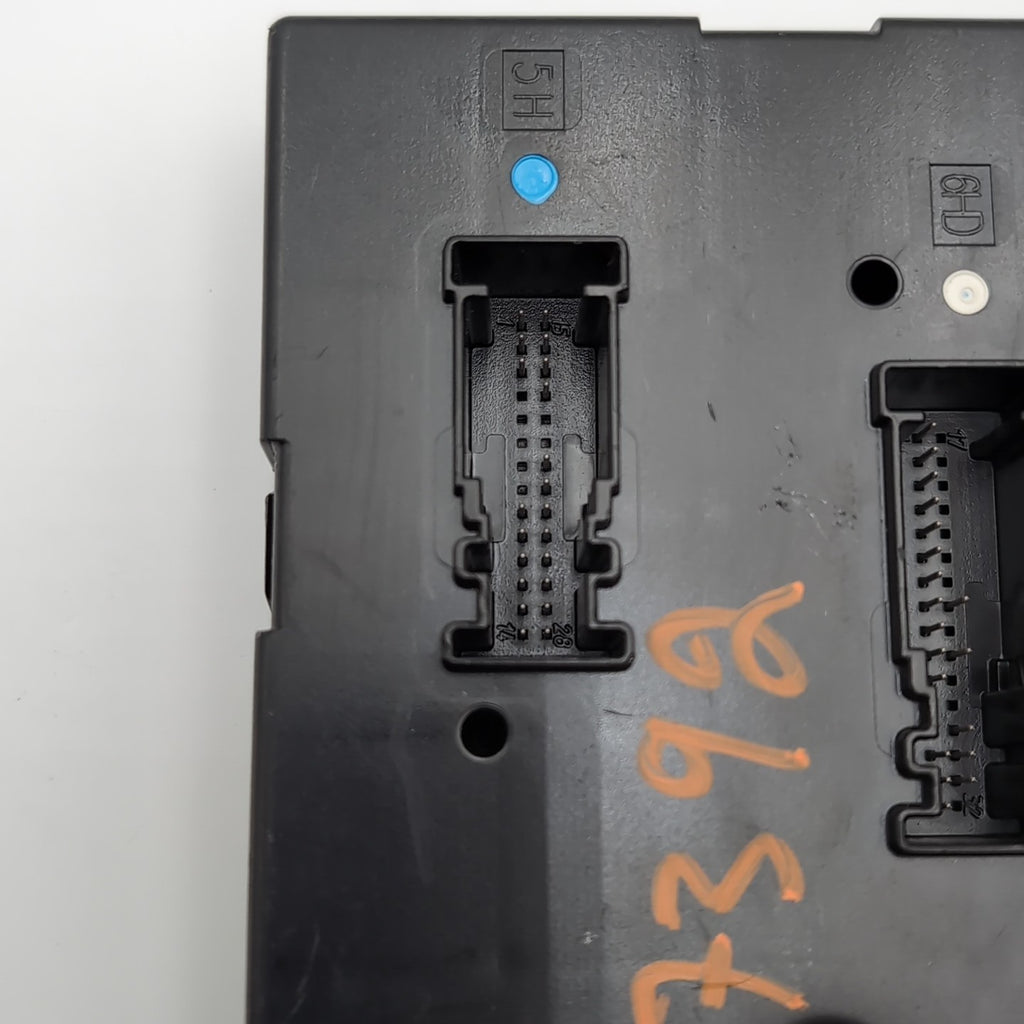 2010- 2018 Mercedes W218 CLS63 Rear SAM Module Relay A2129005001