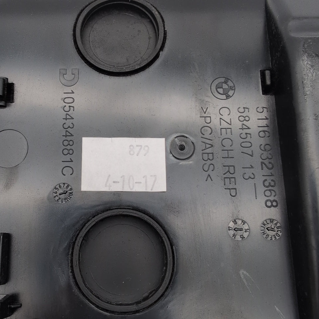 2016 - 2019 BMW 740i 750i Center Console Storage Compartment Wireless Charger
