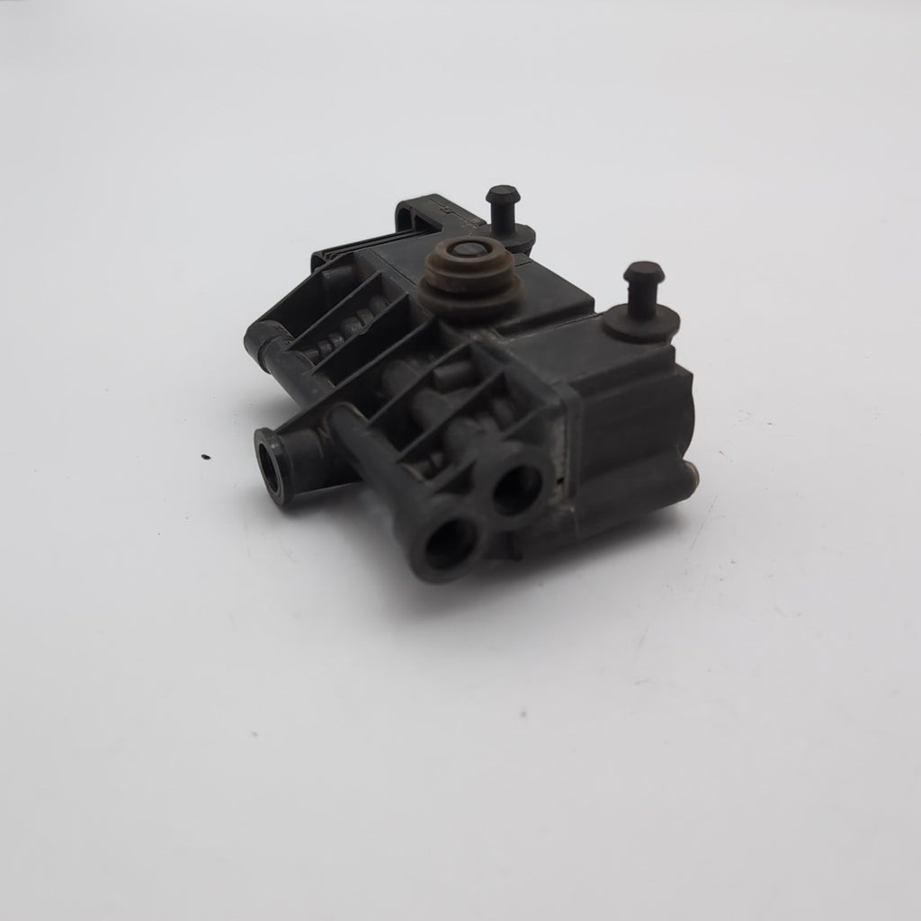 2006- 2013 Range Rover Sport Air Suspension Transfer Relief Valve RVH000095