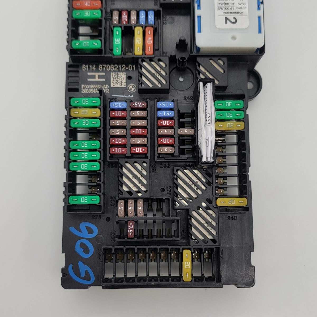 2019 - 2023 BMW X5 X7 Rear Power Distribution Fuse Box 8706212