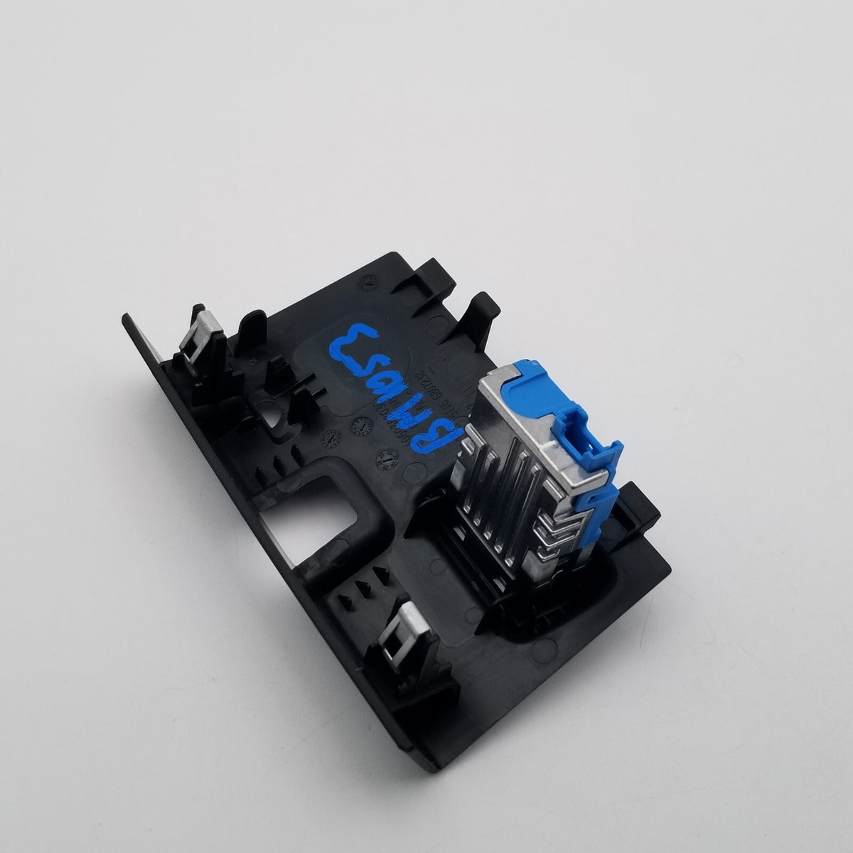2019- 2024 BMW 330i G20 USB-C INTERFACE CHARGING PORT PLUG w/ TRIM
