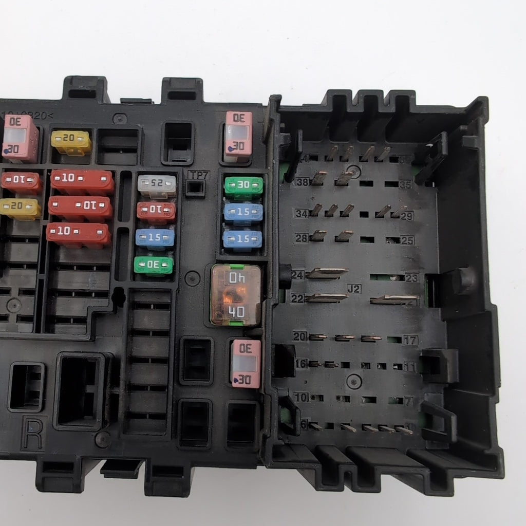 2015 2016 Cadillac Escalade Junction Fuse Box Relay OEM 22864091
