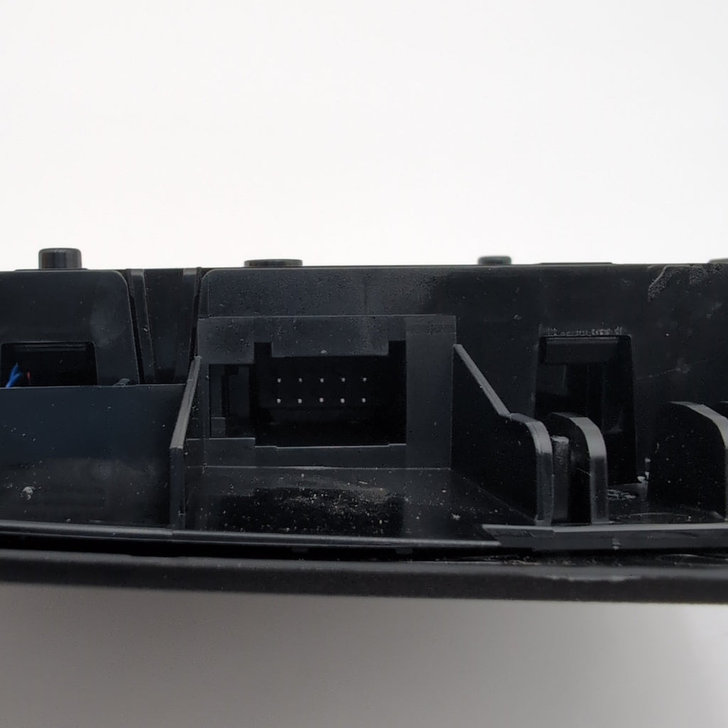 2023 2024 2025 BMW X1 X2 Overhead Console Dome Light Assembly 5B477C3