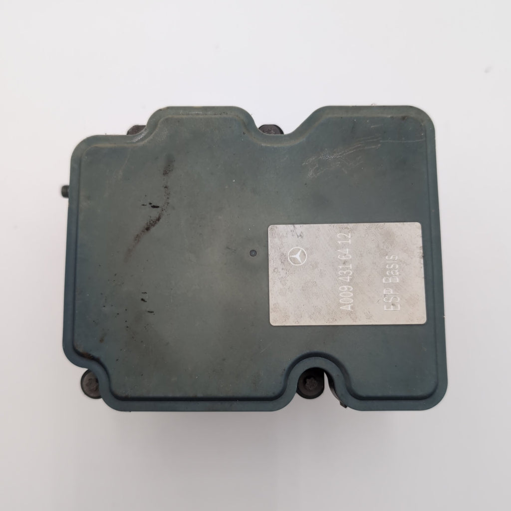 2014 2015 Mercedes CLA250 W117 ABS Anti Lock Brake Pump Control Unit A0094316412