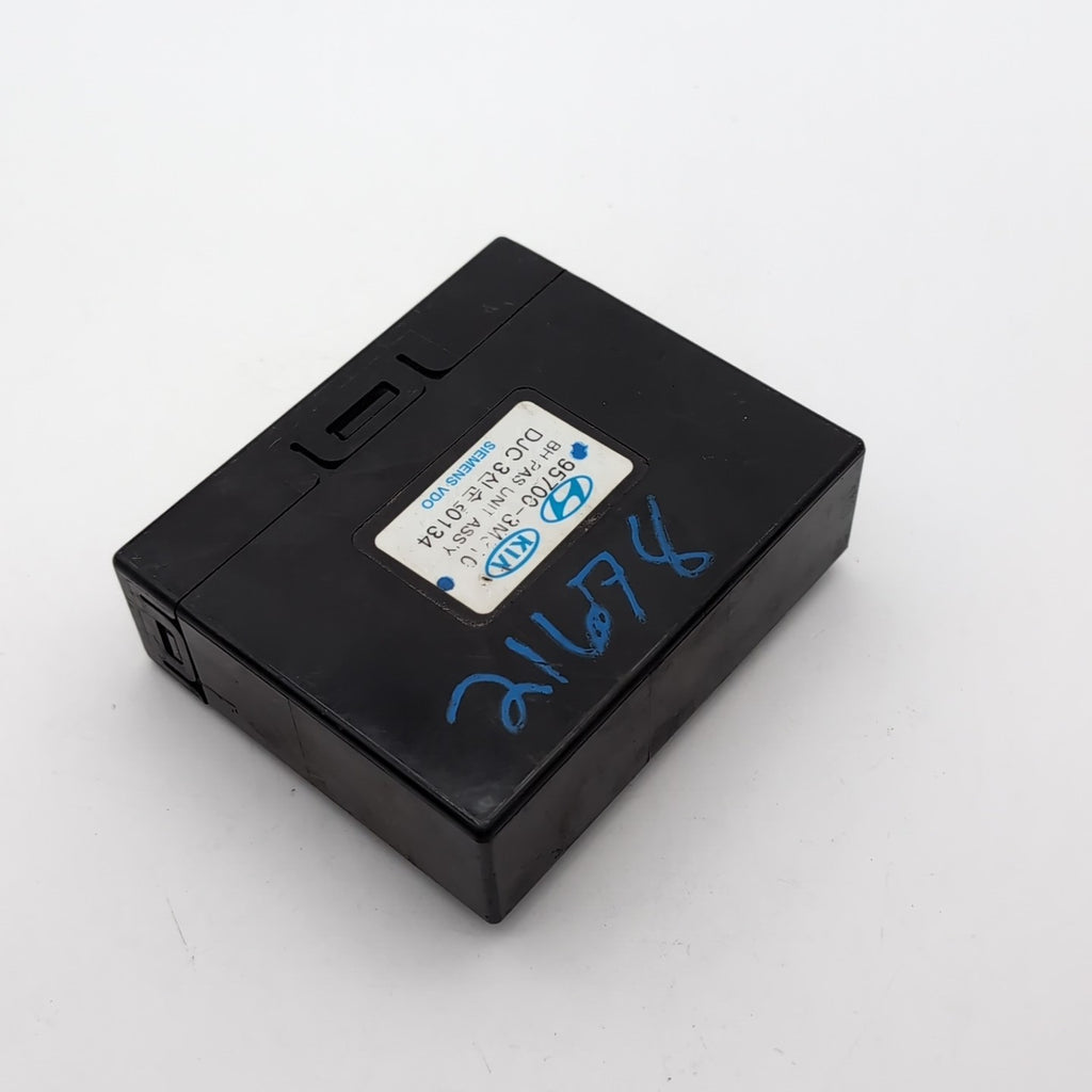 2009- 2014 HYUNDAI GENISIS DASH DRIVER PARK ASSIST MODULE 95700-3M000