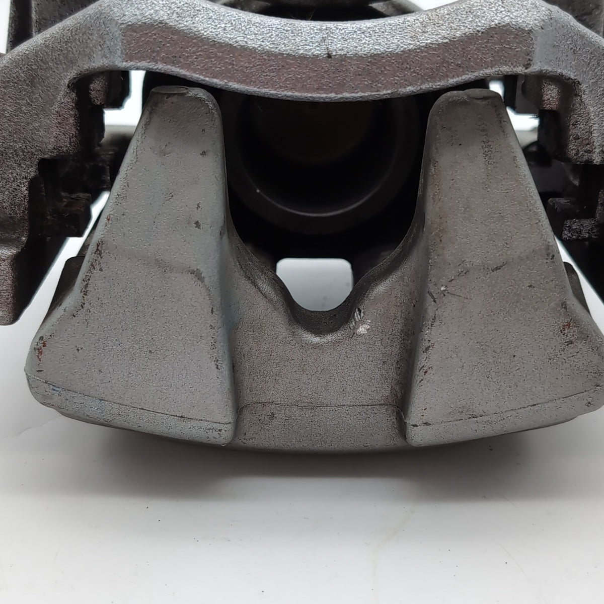 2019 - 2024 BMW G20 G01 330i X3 FRONT LEFT BRAKE CALIPER BRACKET DRIVER