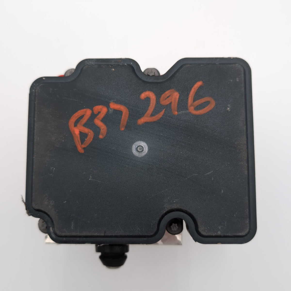 2018 Chevrolet Camaro 2.0L ABS Anti Lock Brake Pump 84244637