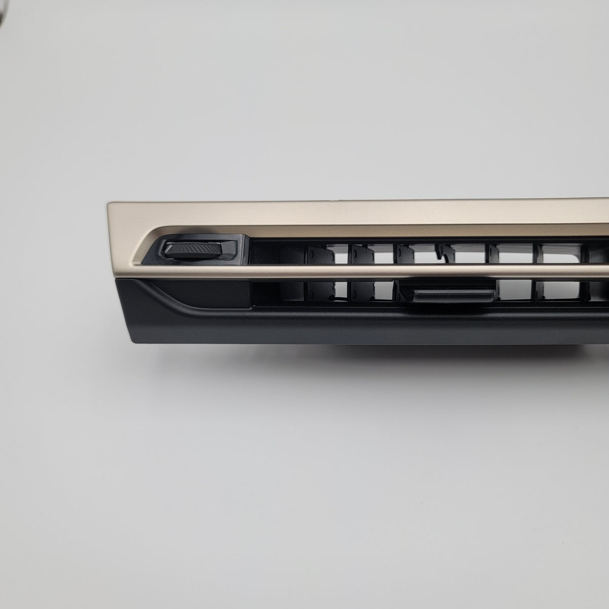 2021 - 2025 BMW iX I20 Front Dashboard Instrument Panel Air Vent 9490661